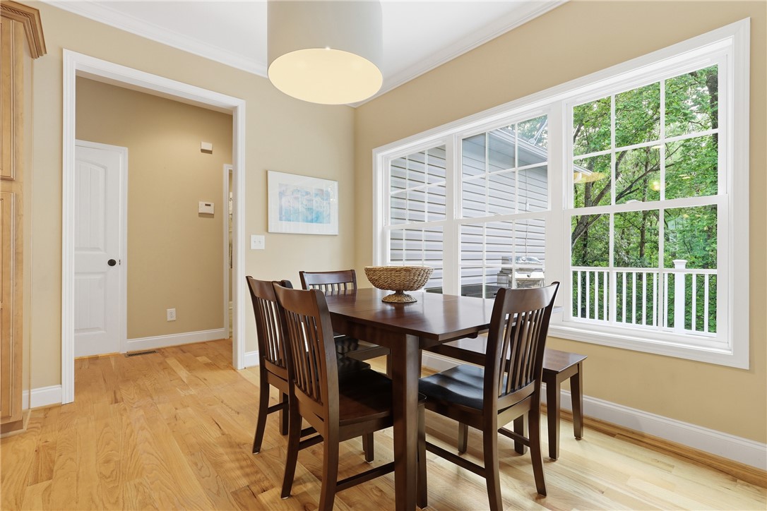 6 Westwind Court