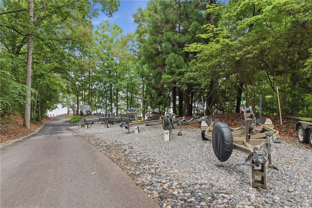 6 Westwind Court