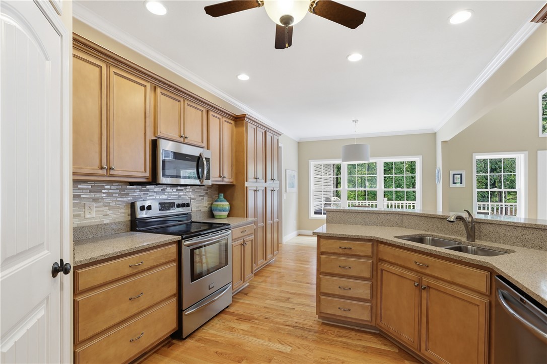 6 Westwind Court