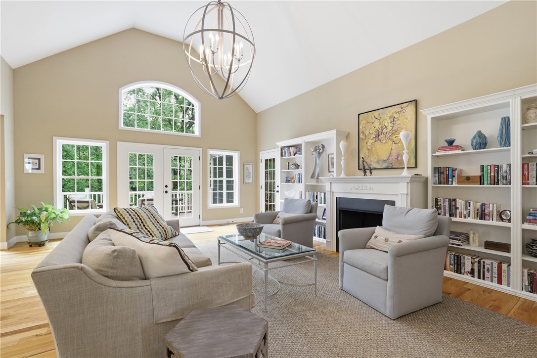 6 Westwind Court