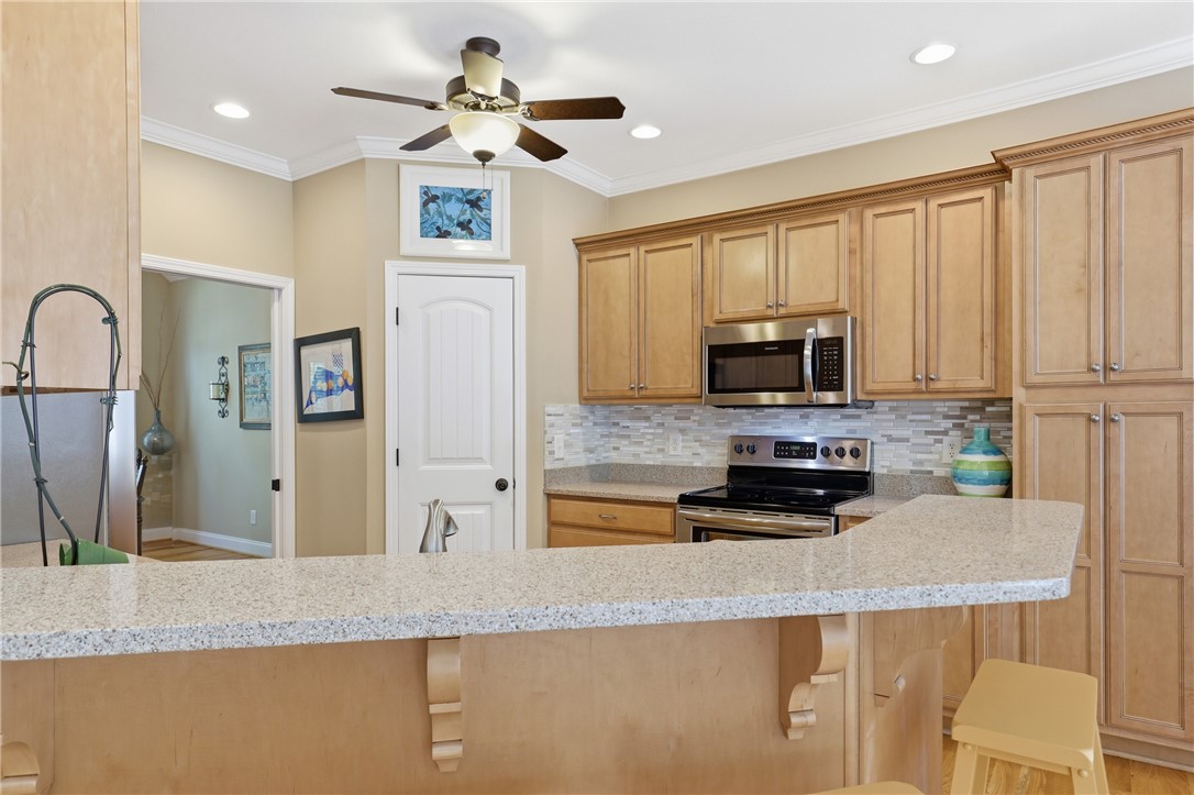 6 Westwind Court