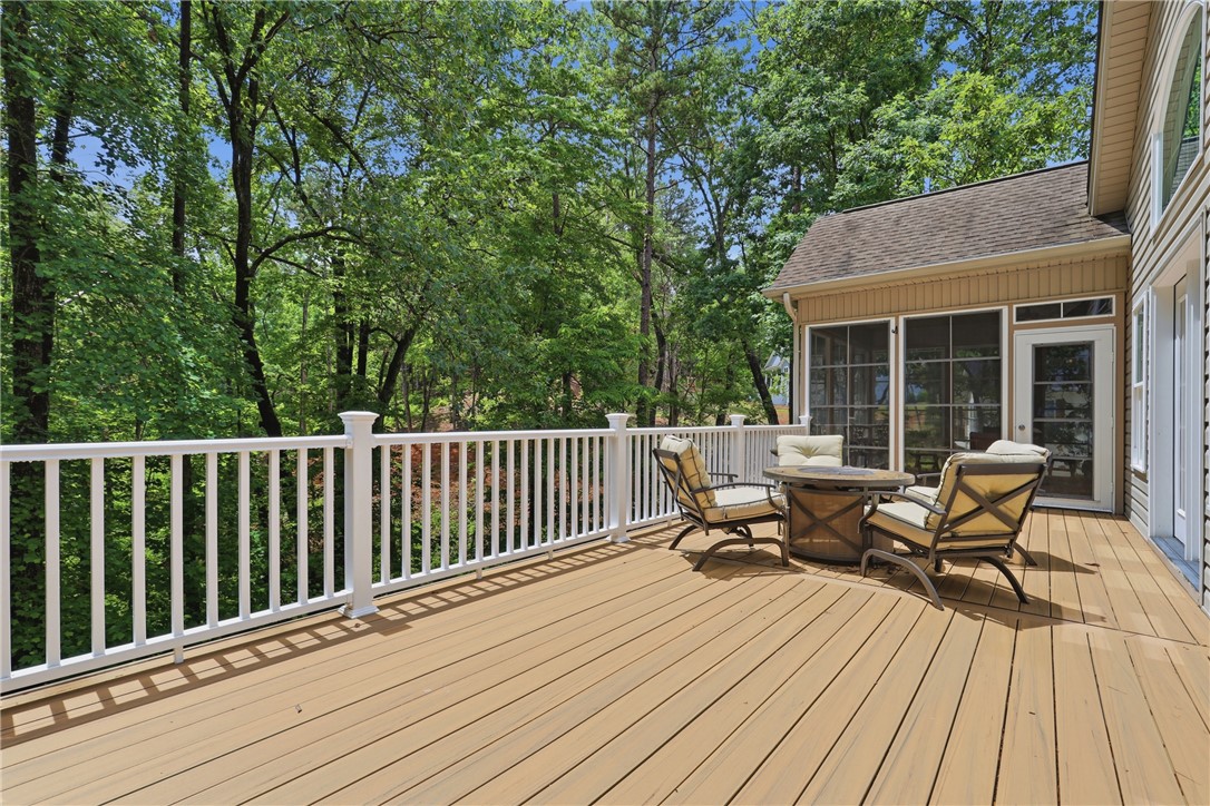 6 Westwind Court