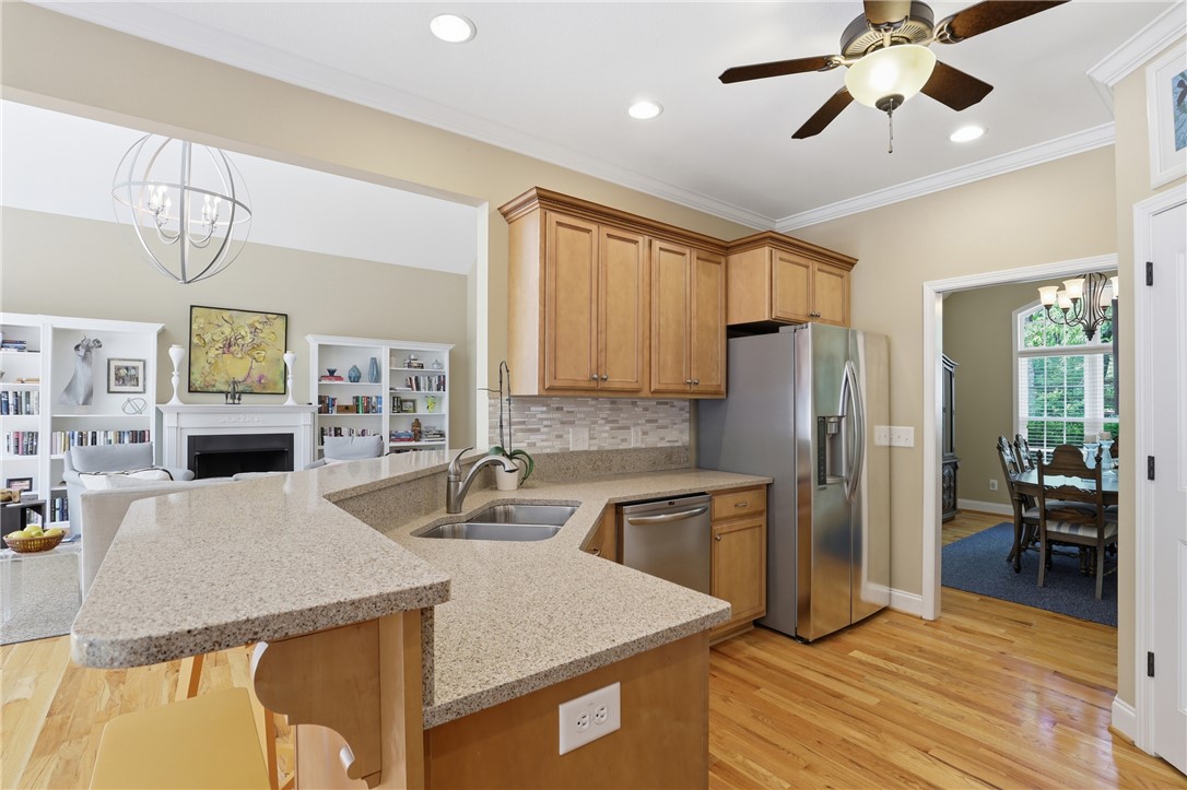 6 Westwind Court