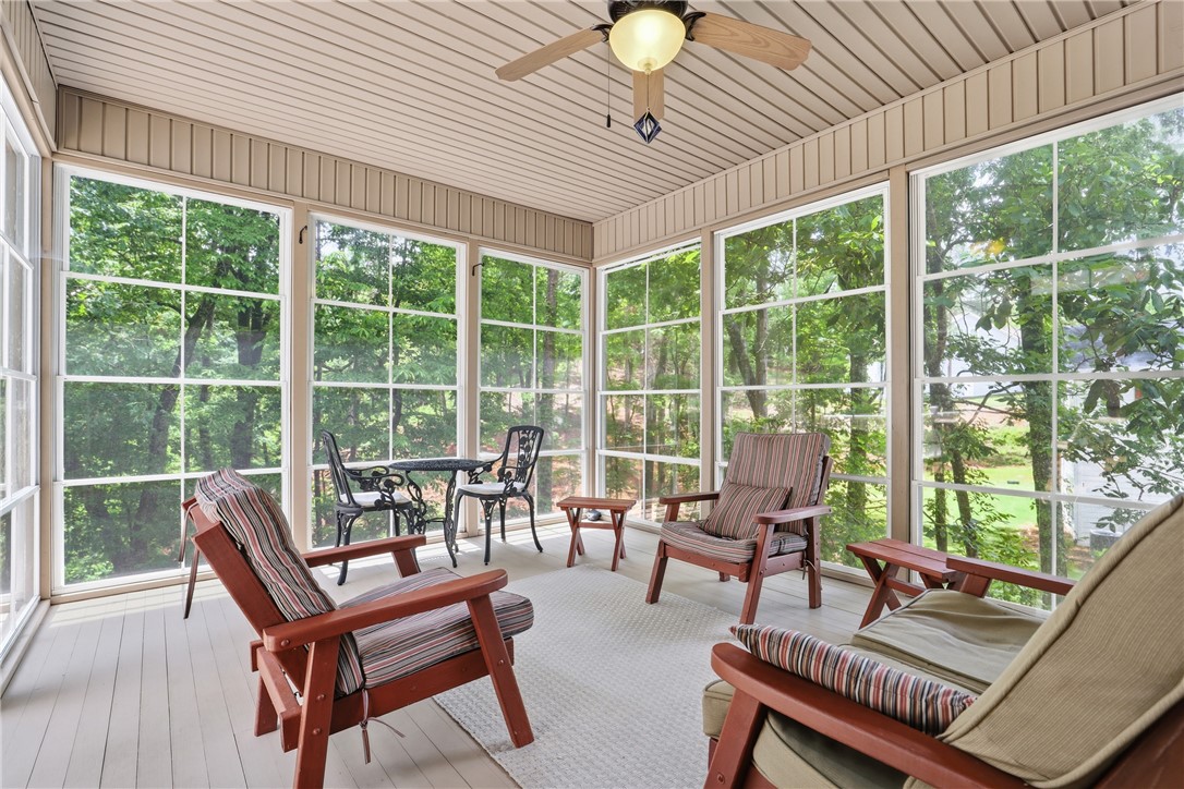 6 Westwind Court