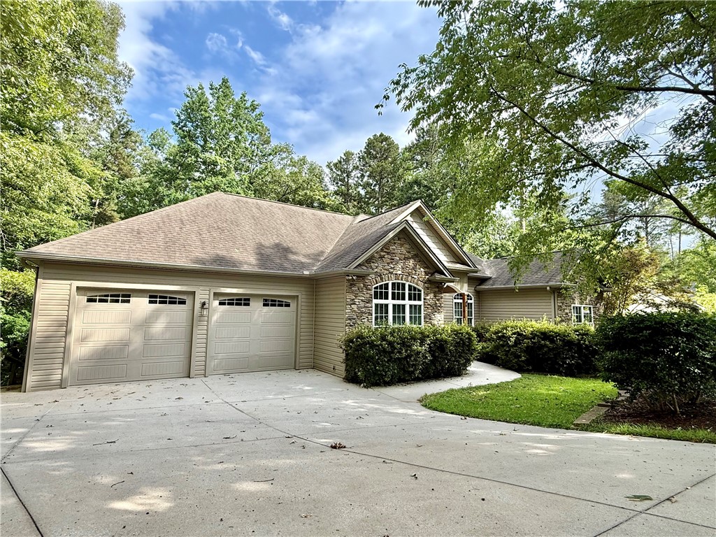 6 Westwind Court