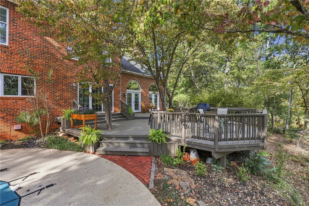 208 Wildwood Trail