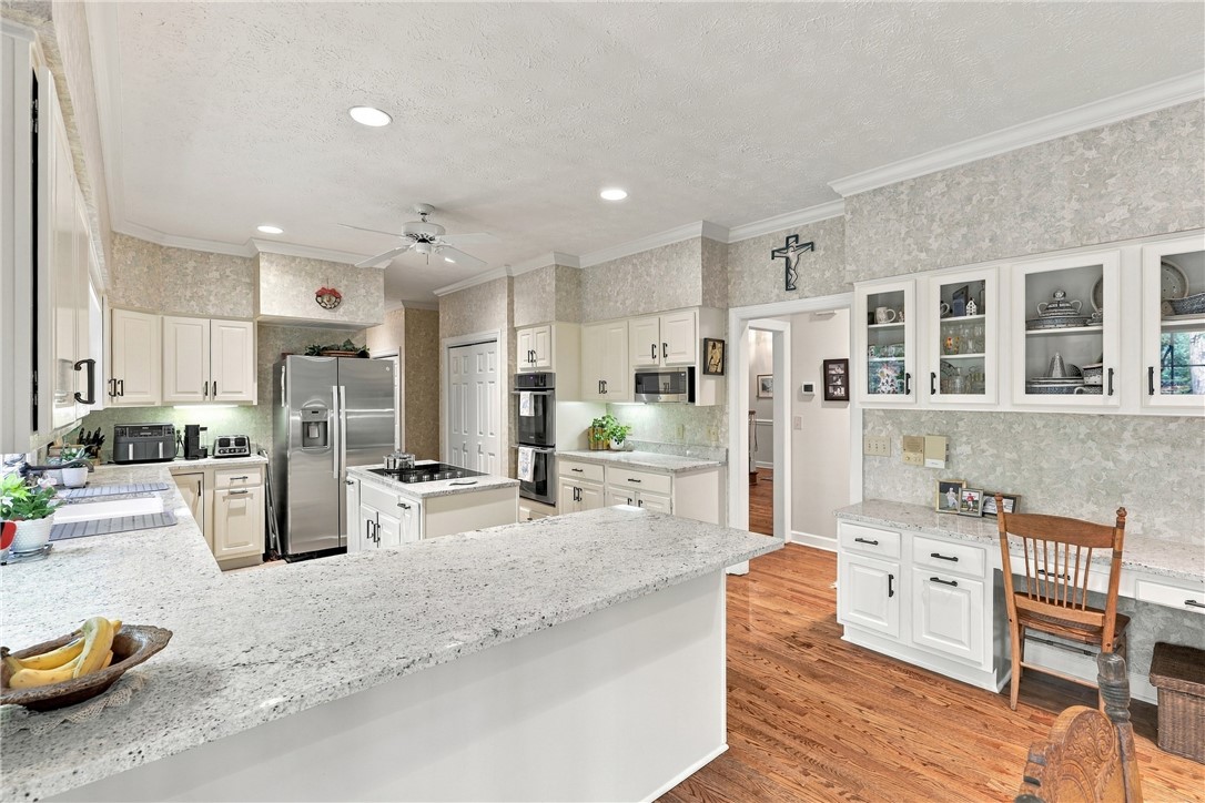 208 Wildwood Trail