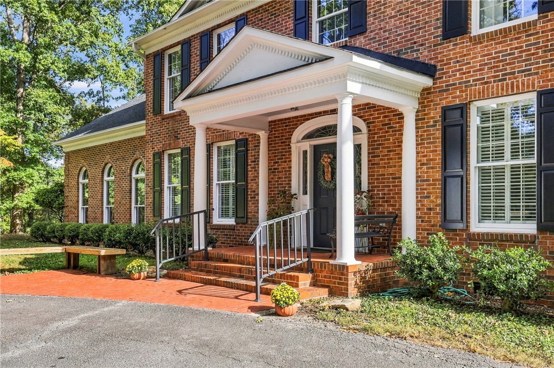 208 Wildwood Trail