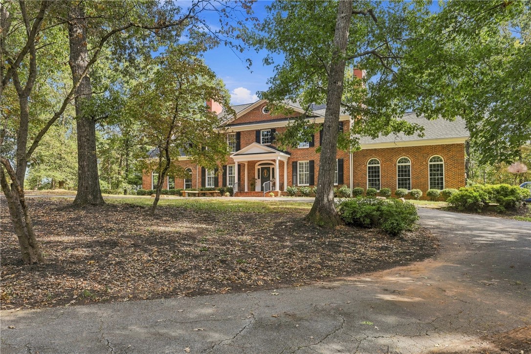 208 Wildwood Trail