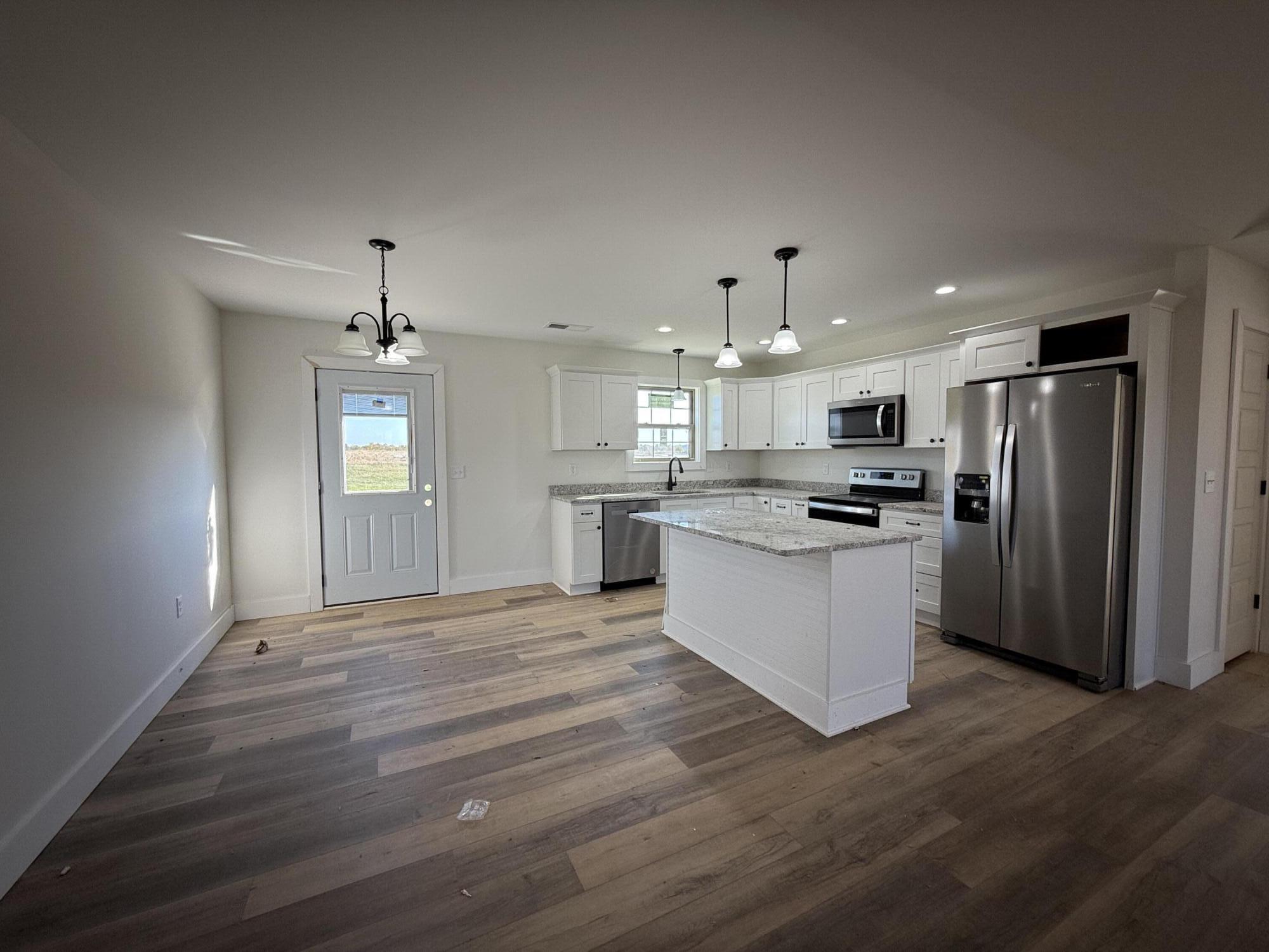 212 Brook Cv