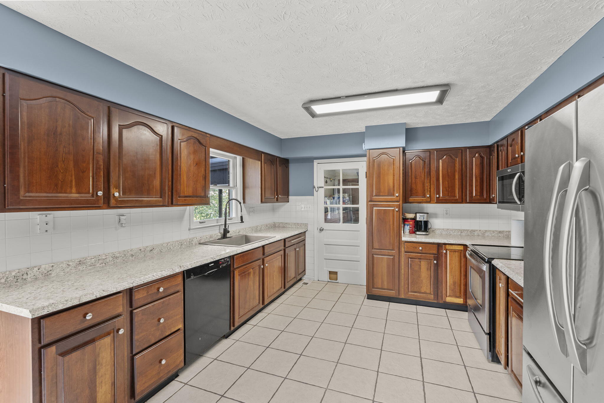 1695 US Highway 62 W