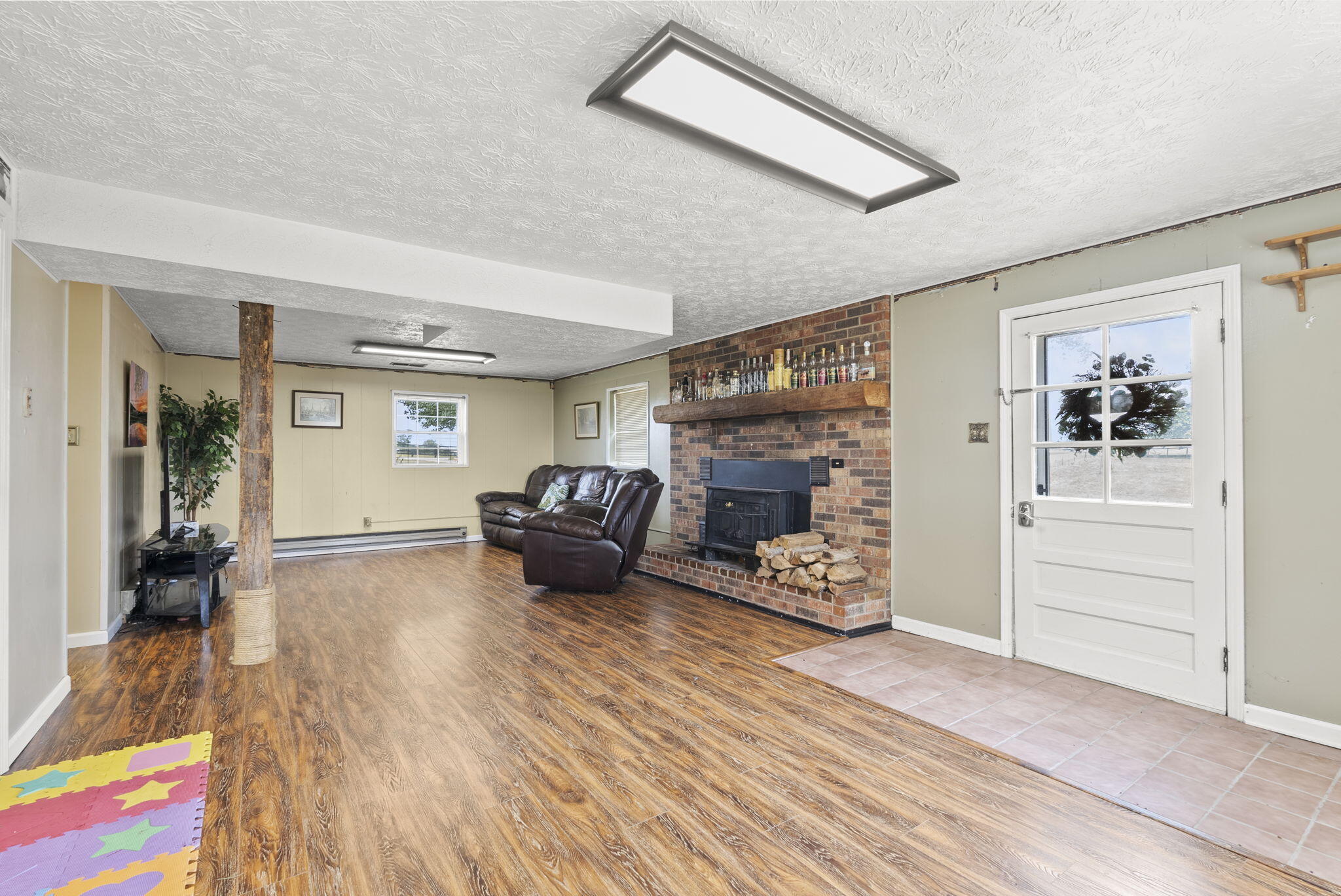 1695 US Highway 62 W