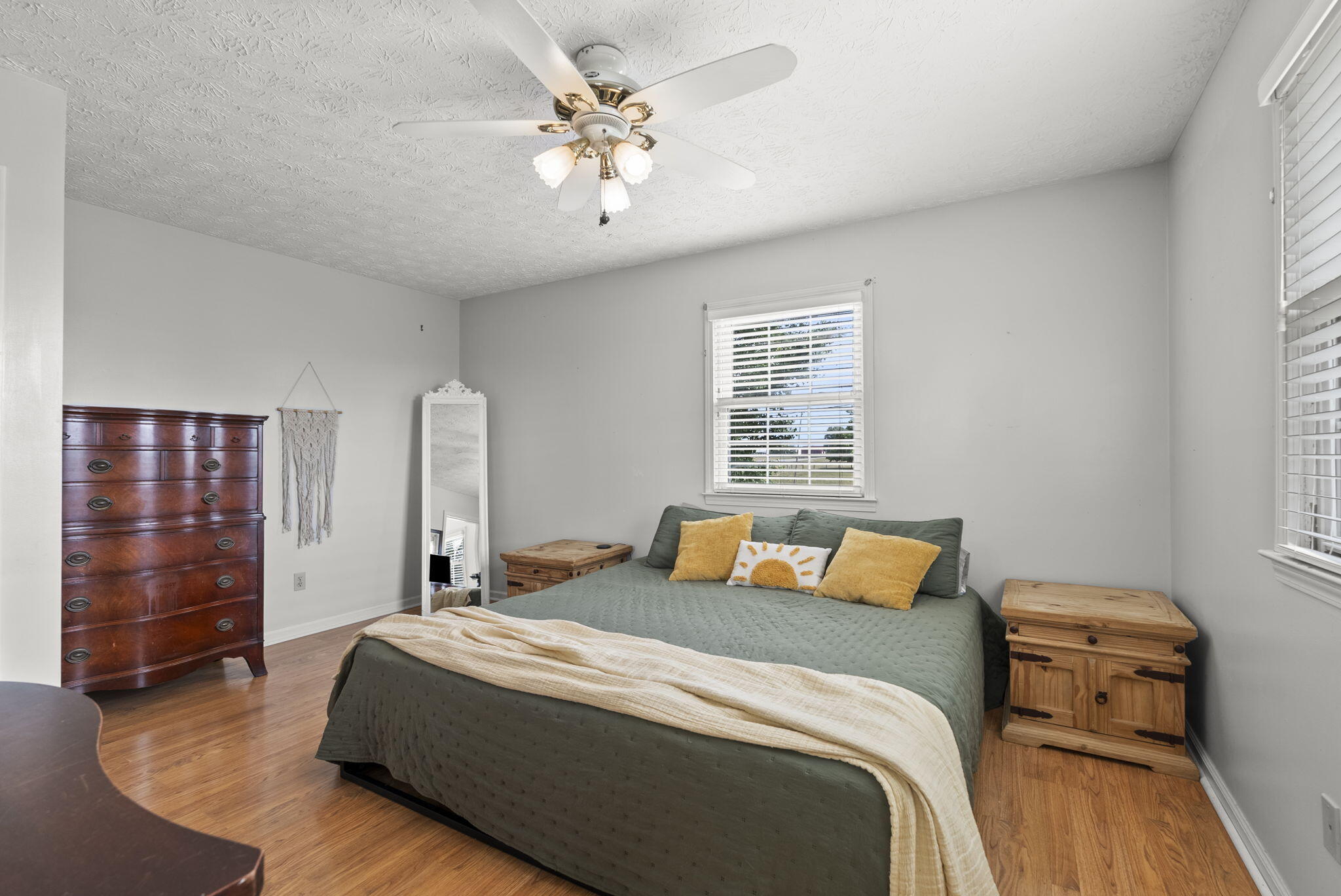 1695 US Highway 62 W