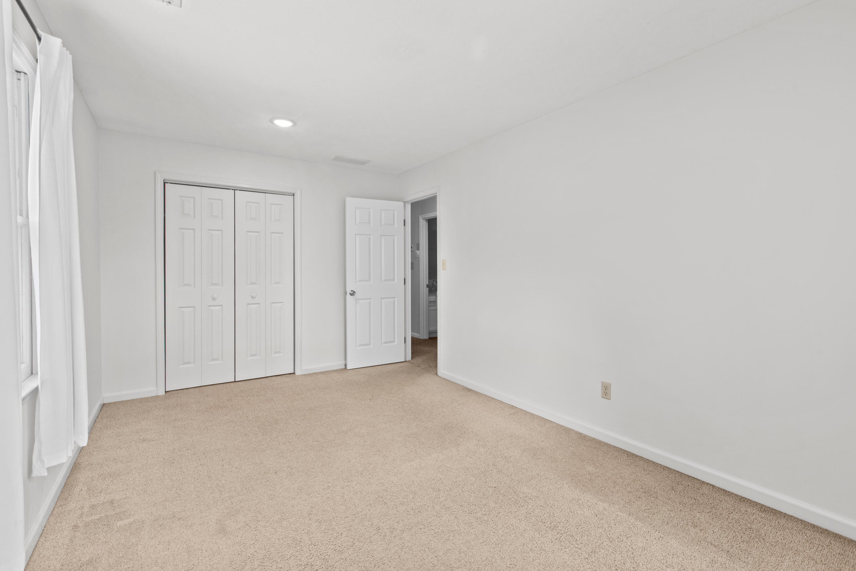 208 Falcon Road