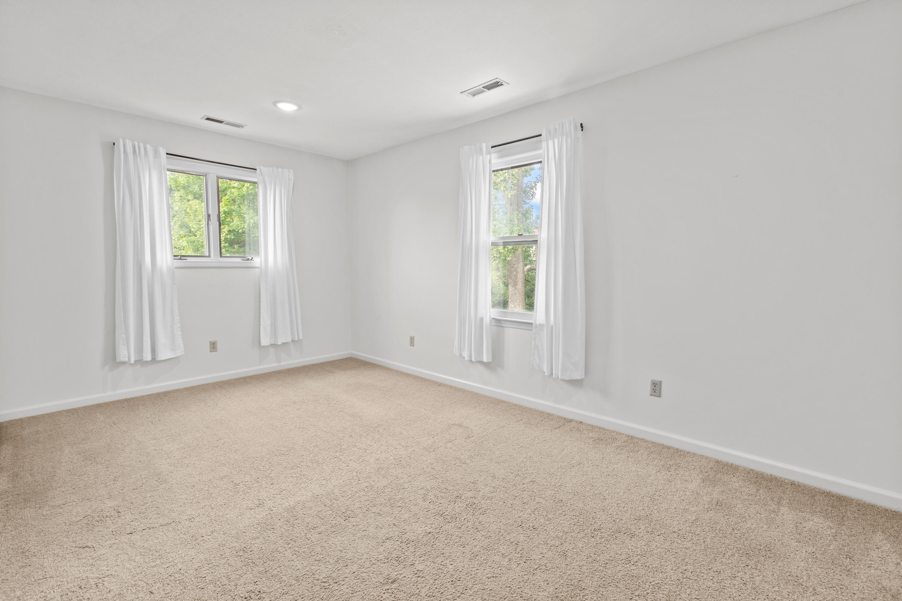 208 Falcon Road