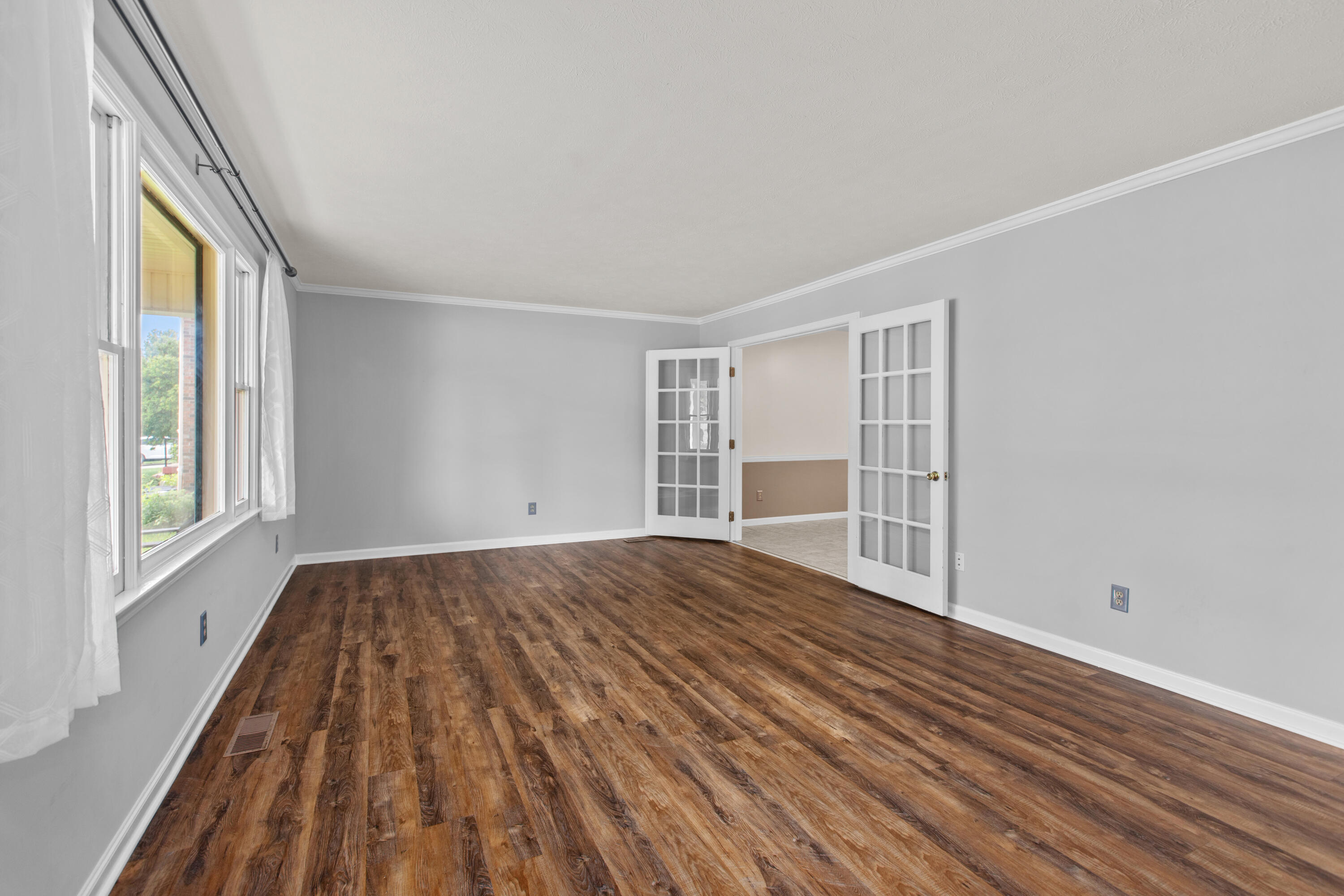 208 Falcon Road