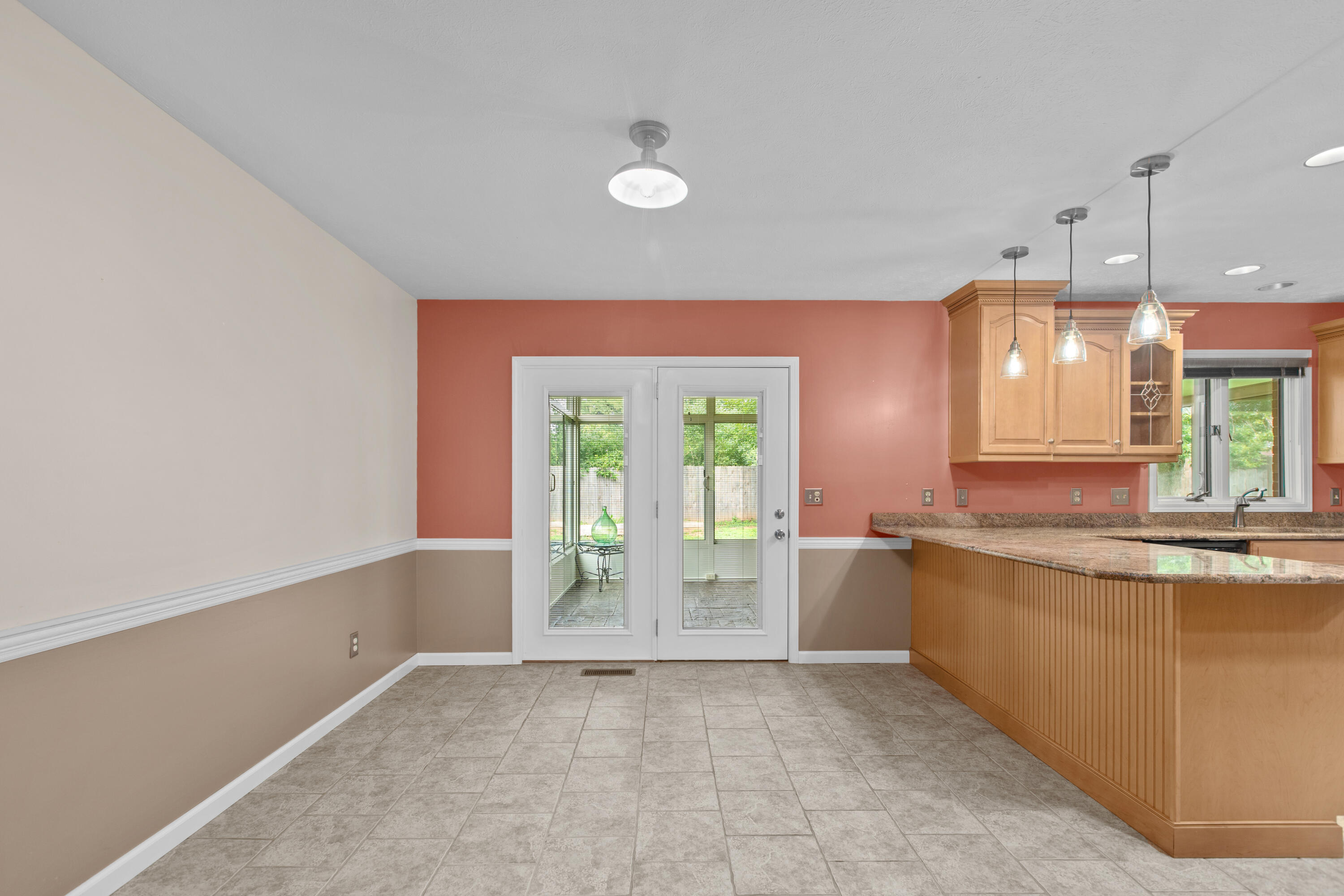 208 Falcon Road