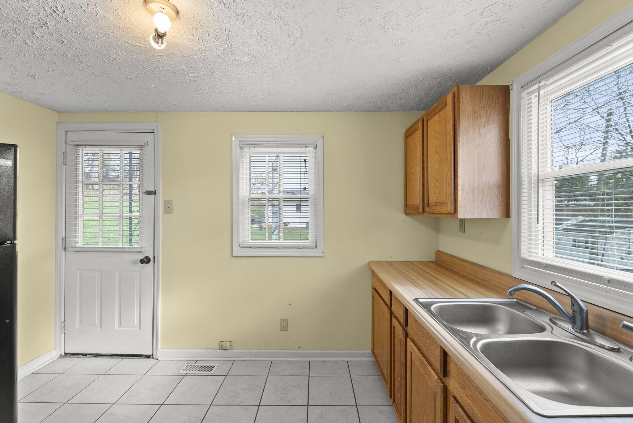 210 W 4th Street