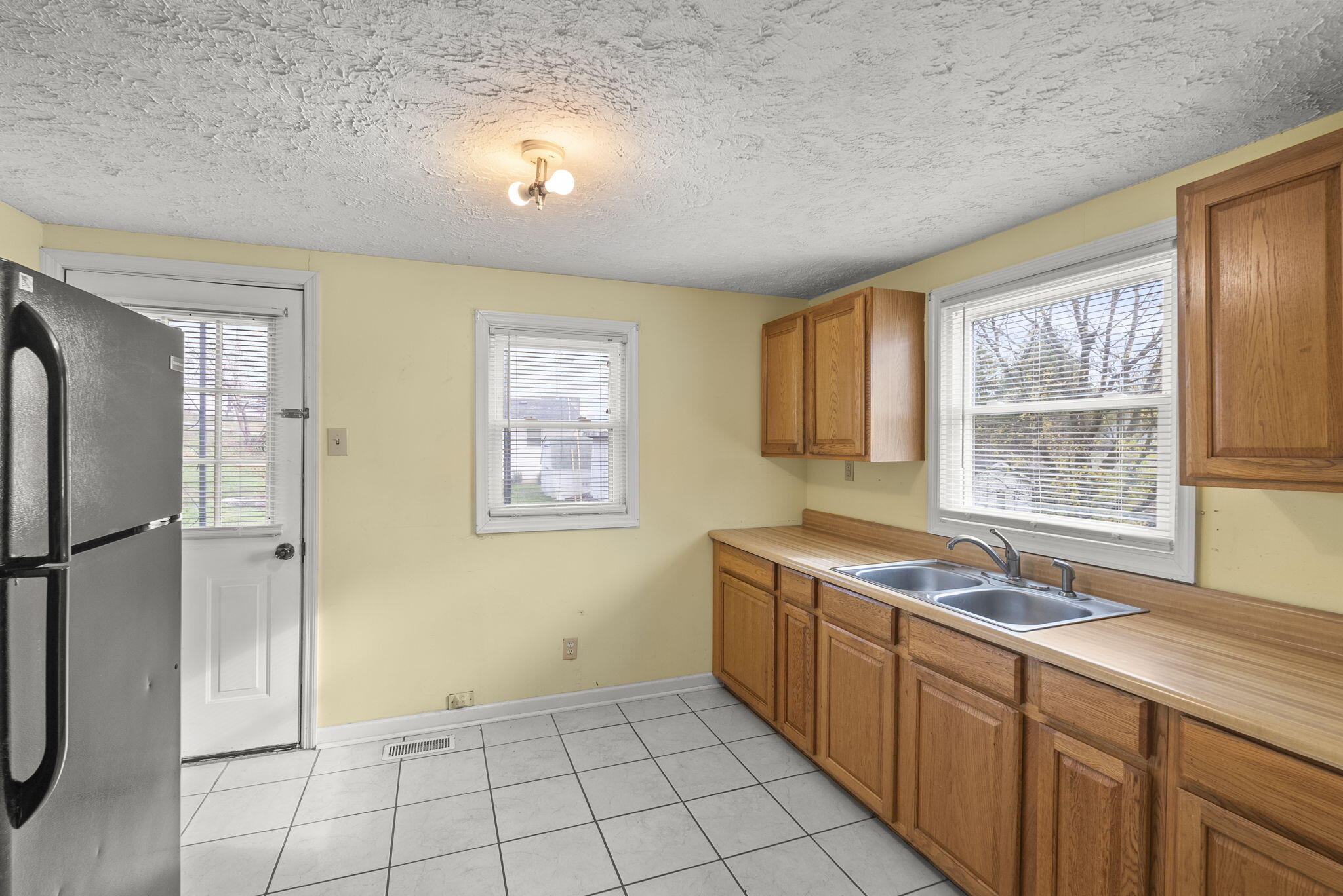 210 W 4th Street