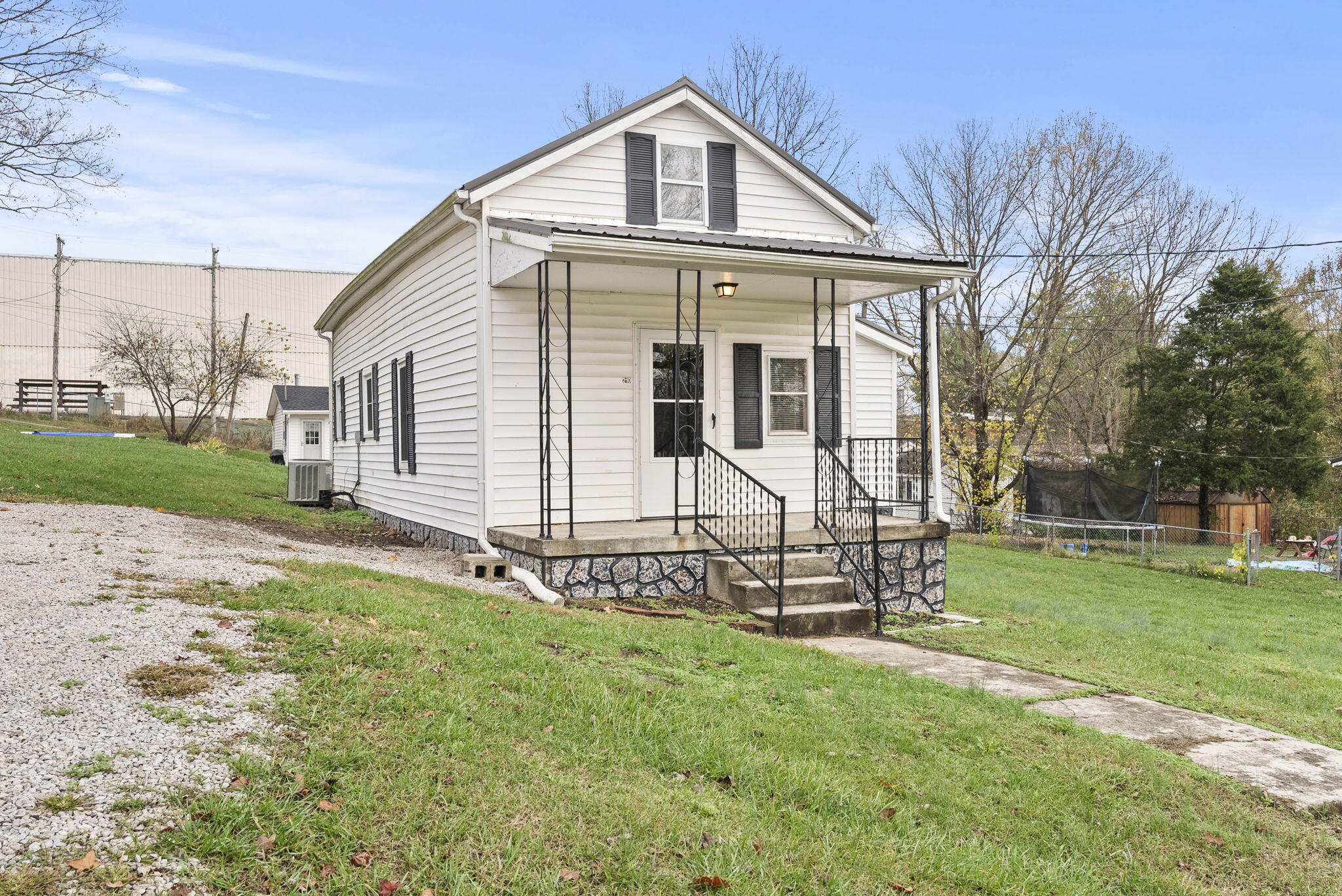 210 W 4th Street