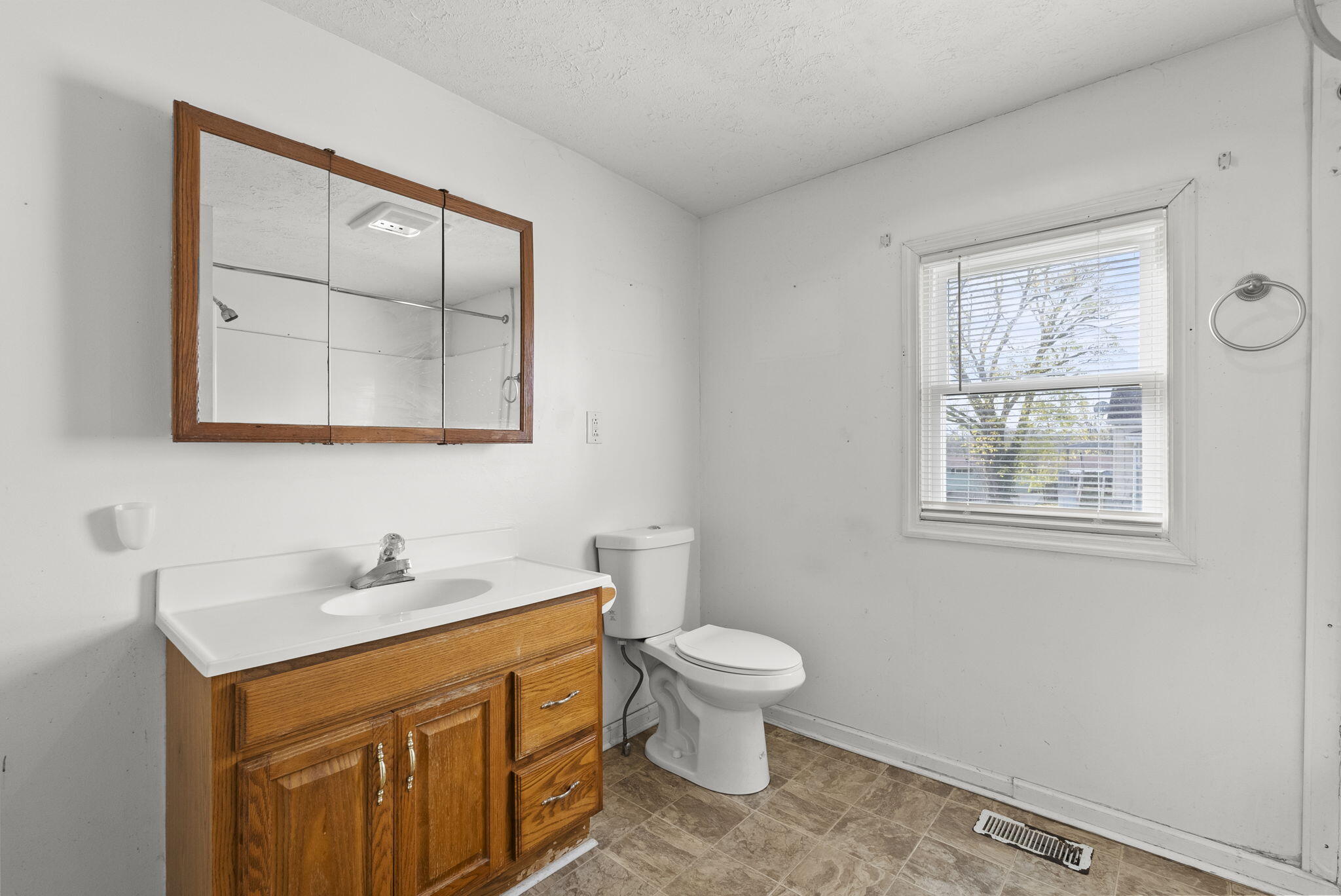 210 W 4th Street