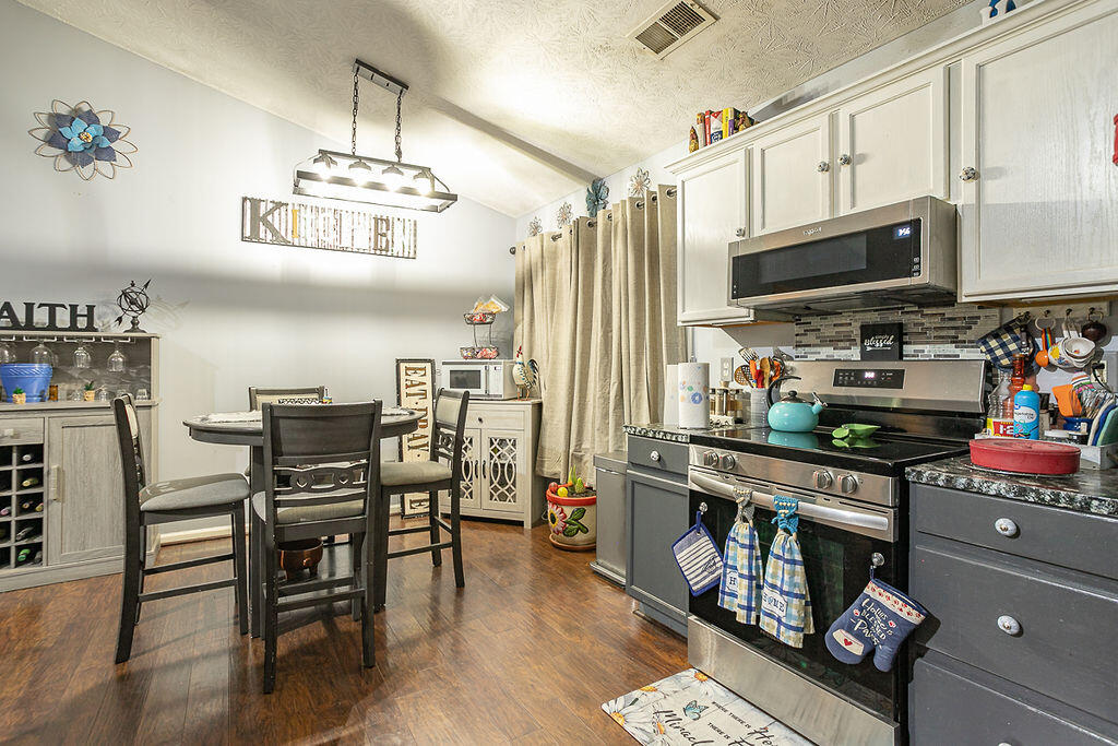 2381 Prescott Lane