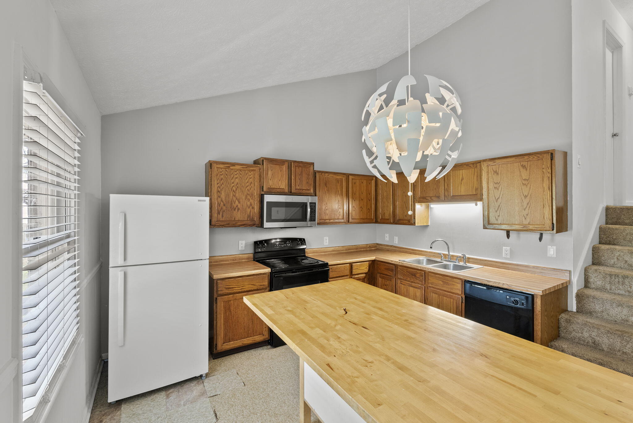 996 Tatesbrook Drive