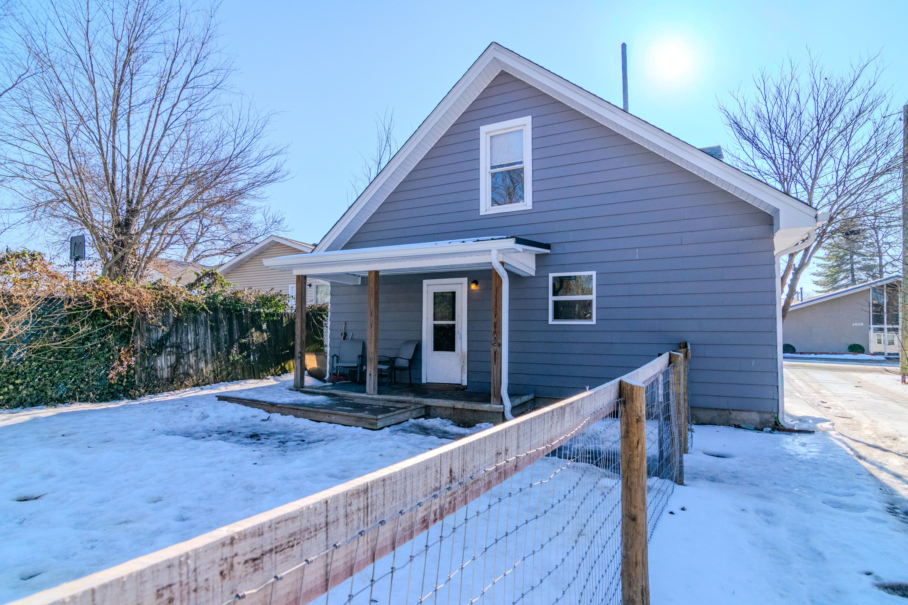 1437 High Street