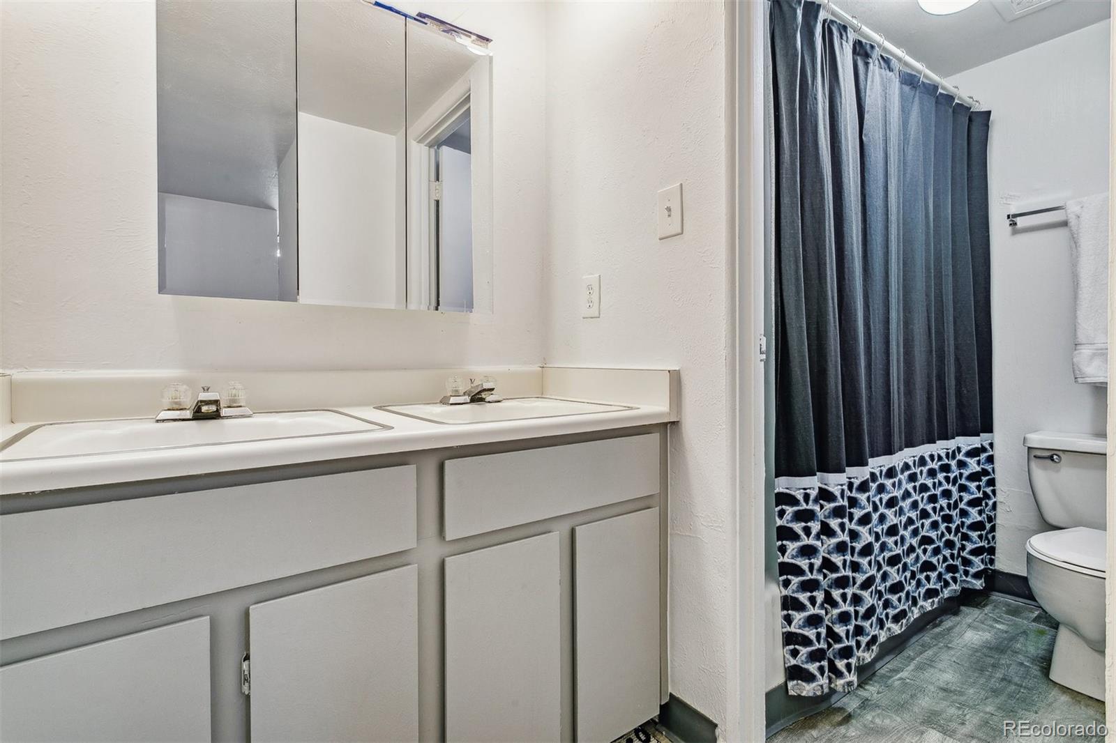 2401 S Gaylord Street Unit: 303