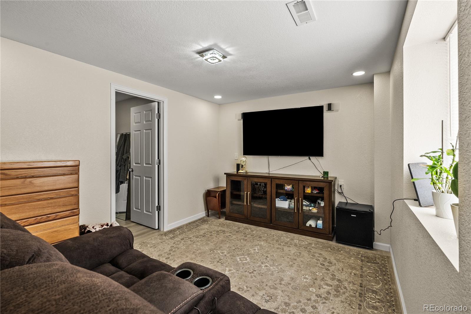317 Wessex Circle