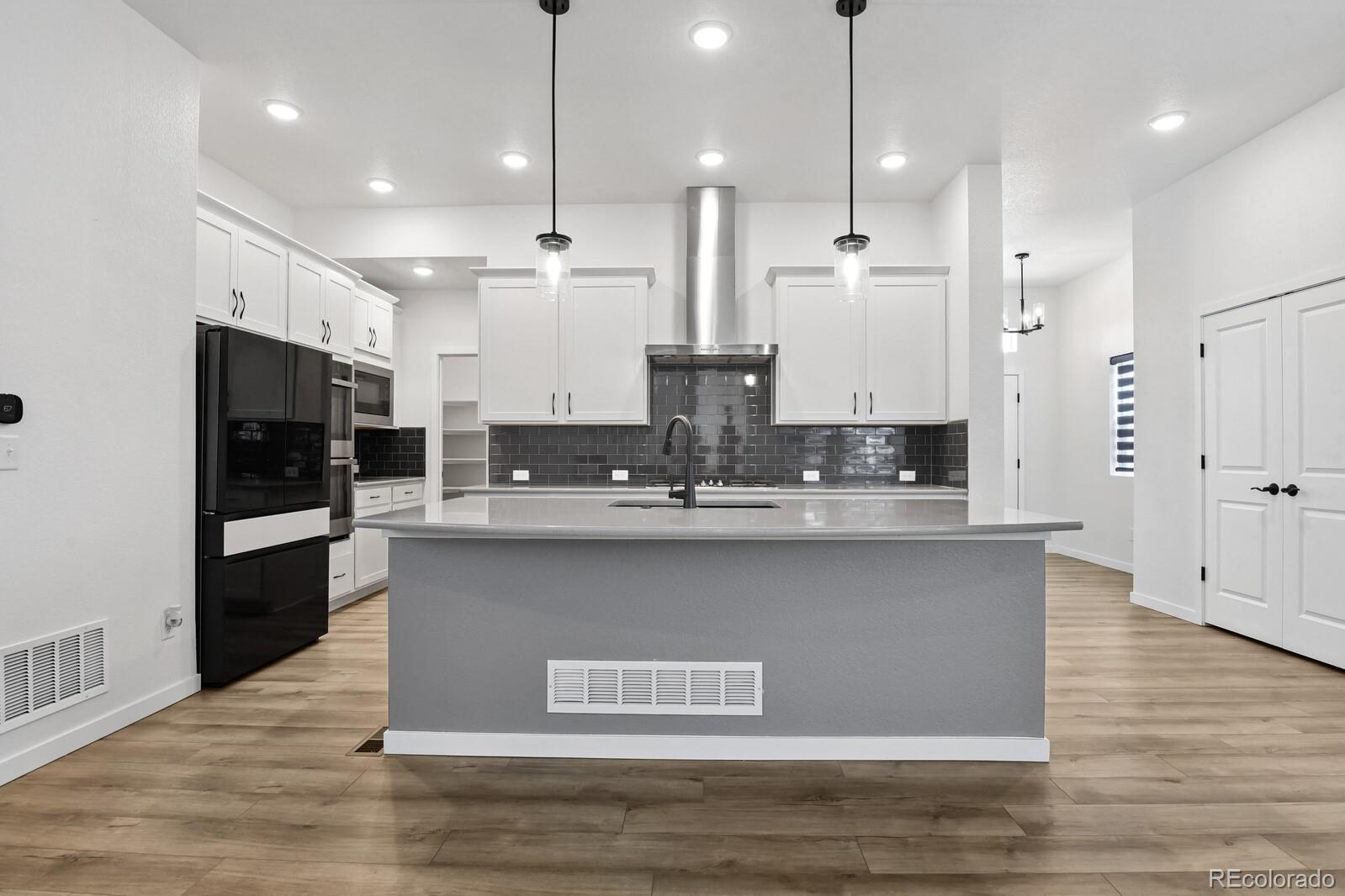 8996 Wolf Valley Drive