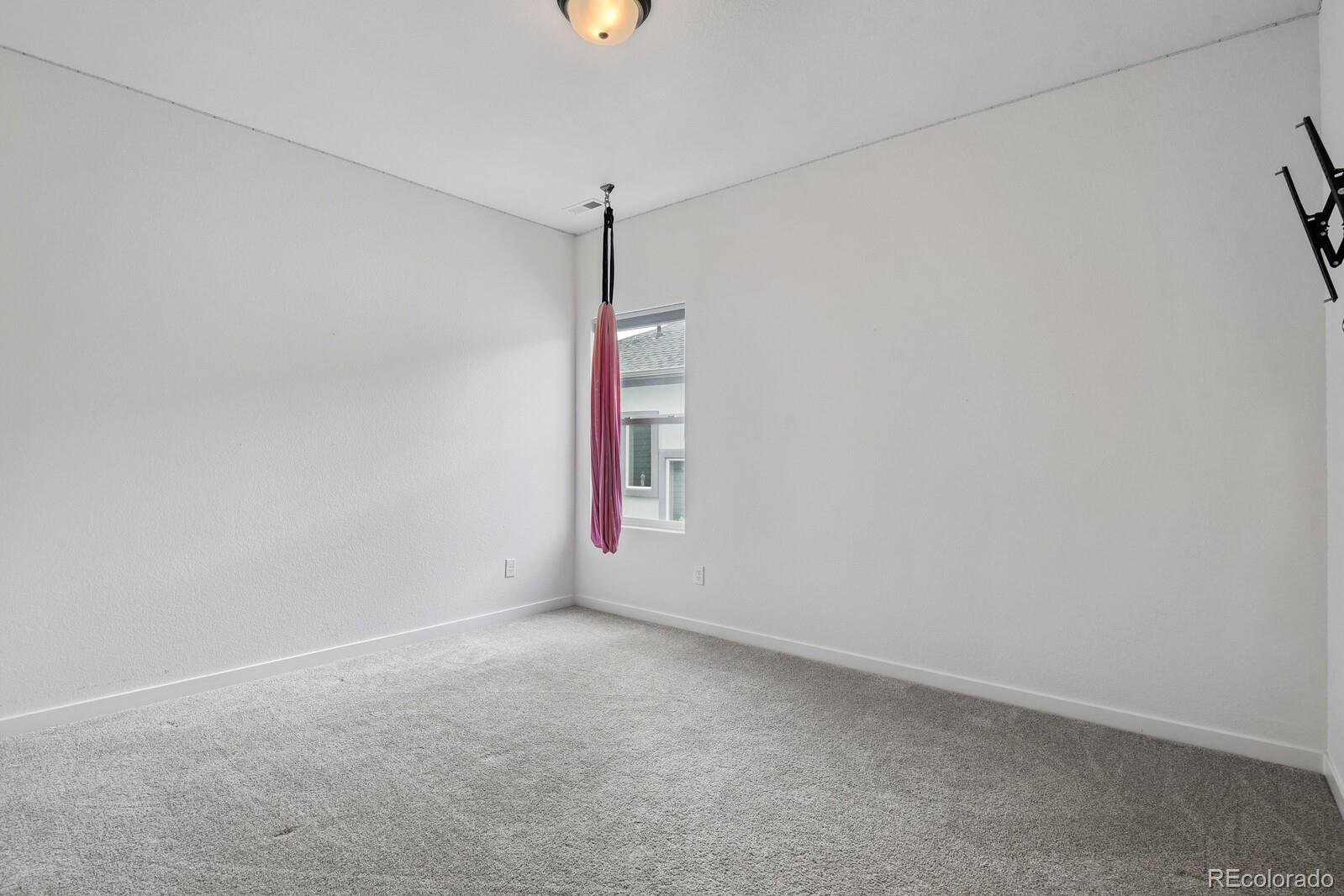 8996 Wolf Valley Drive