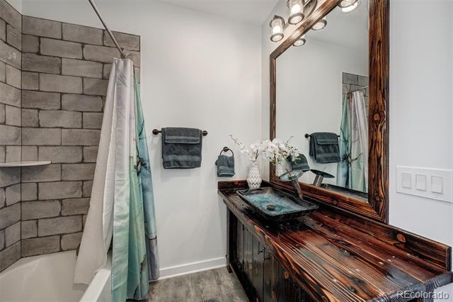 315 W 5th Street