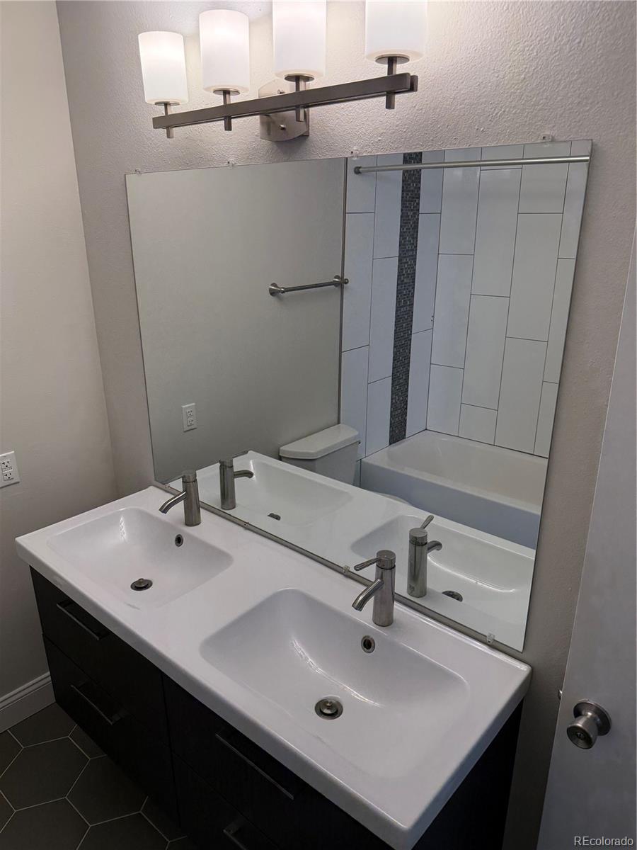 7175 S Gaylord Street Unit: B