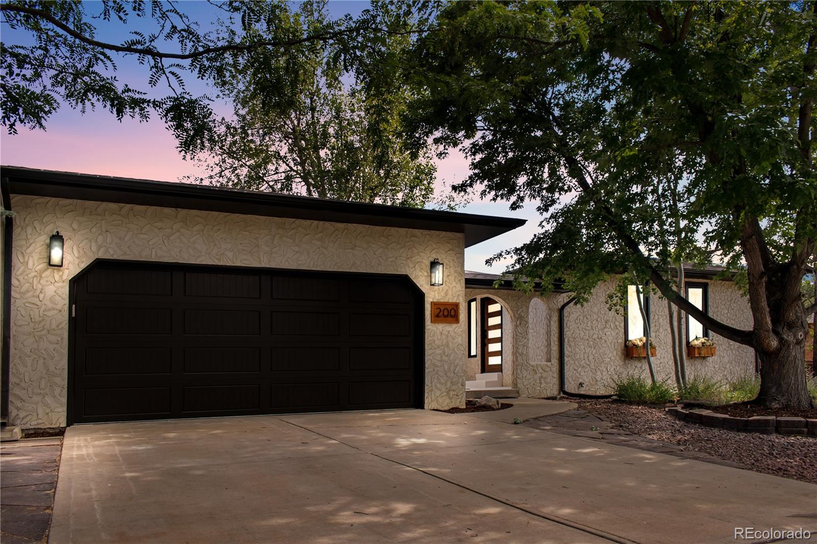 200 E 14th Avenue