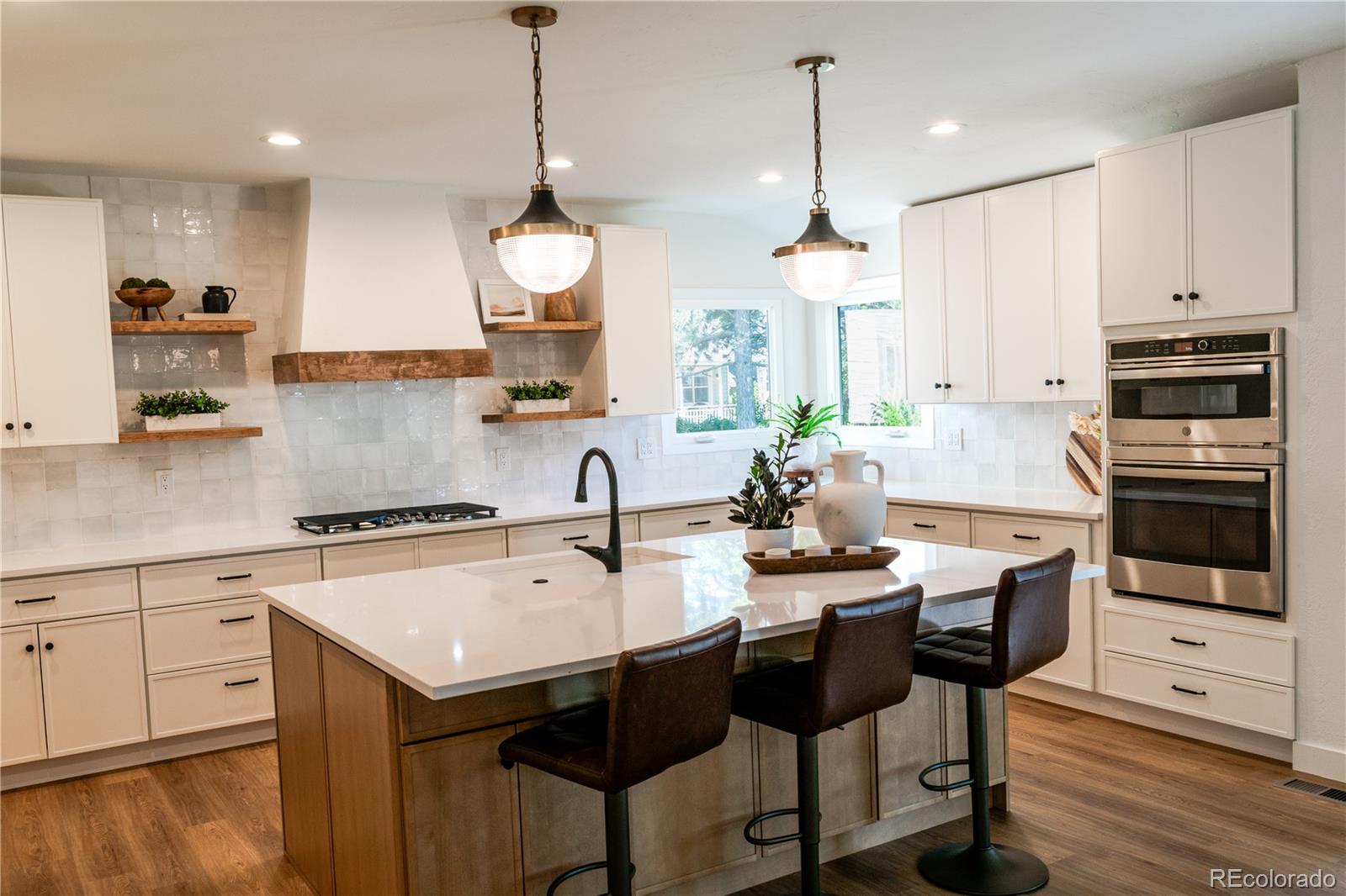 200 E 14th Avenue