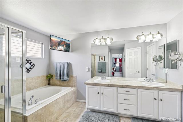 11367 S Blackthorn Court