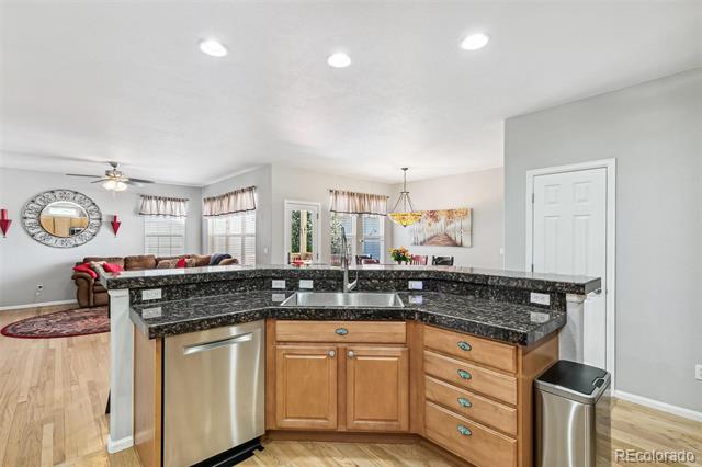 11367 S Blackthorn Court