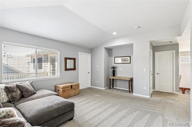 11367 S Blackthorn Court