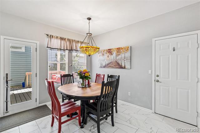 11367 S Blackthorn Court