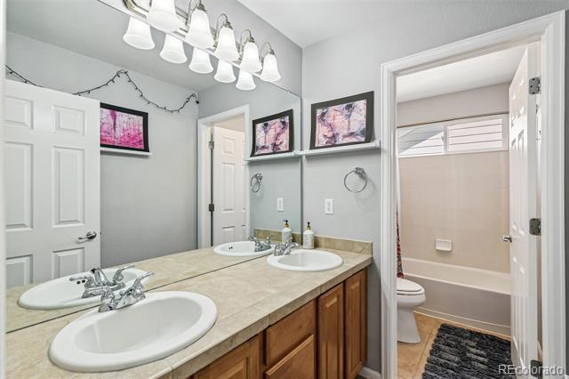 11367 S Blackthorn Court