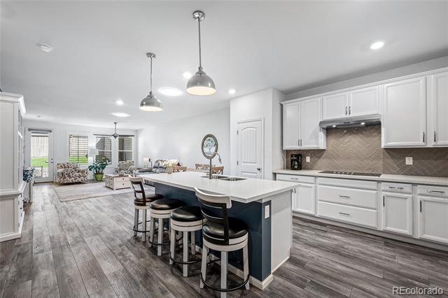 588 Felicity Loop