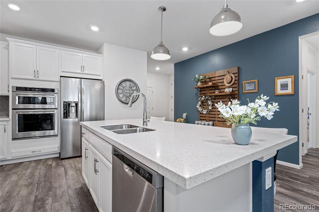 588 Felicity Loop