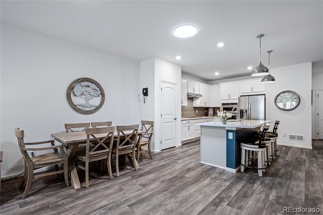 588 Felicity Loop
