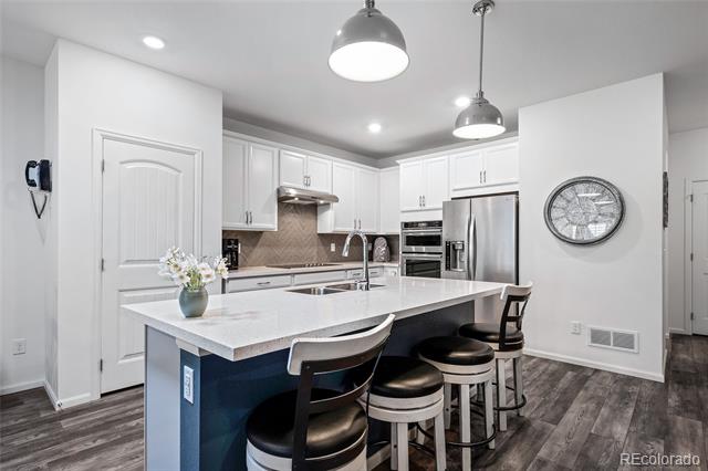 588 Felicity Loop