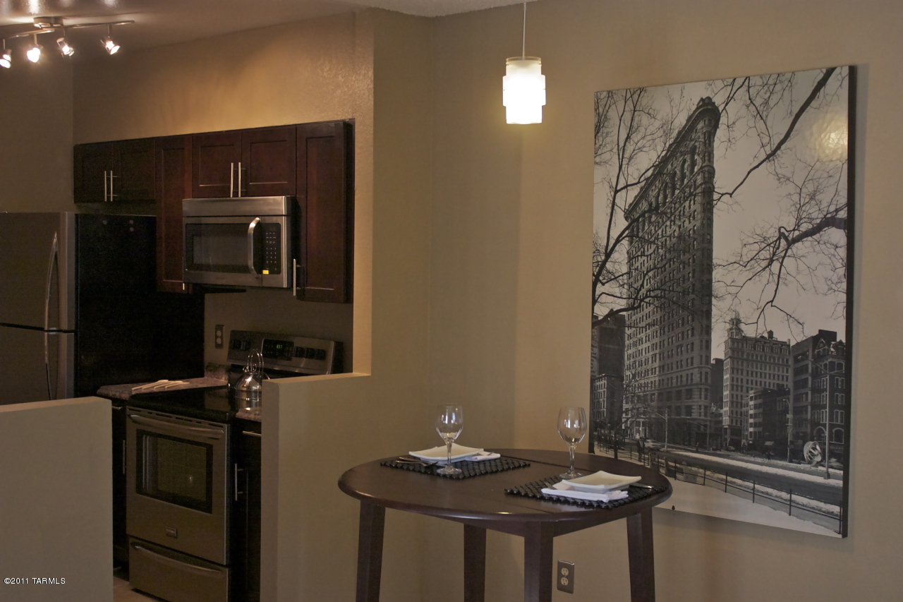 1745 E Glenn Street Unit: 228