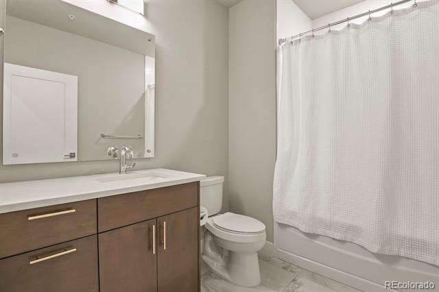 6618 E Lowry Boulevard Unit: 212