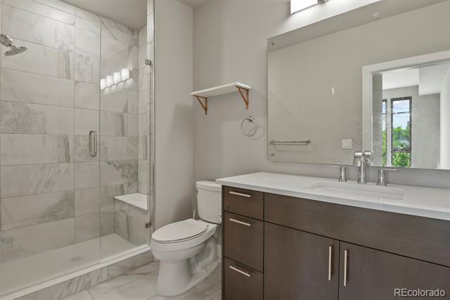 6618 E Lowry Boulevard Unit: 212