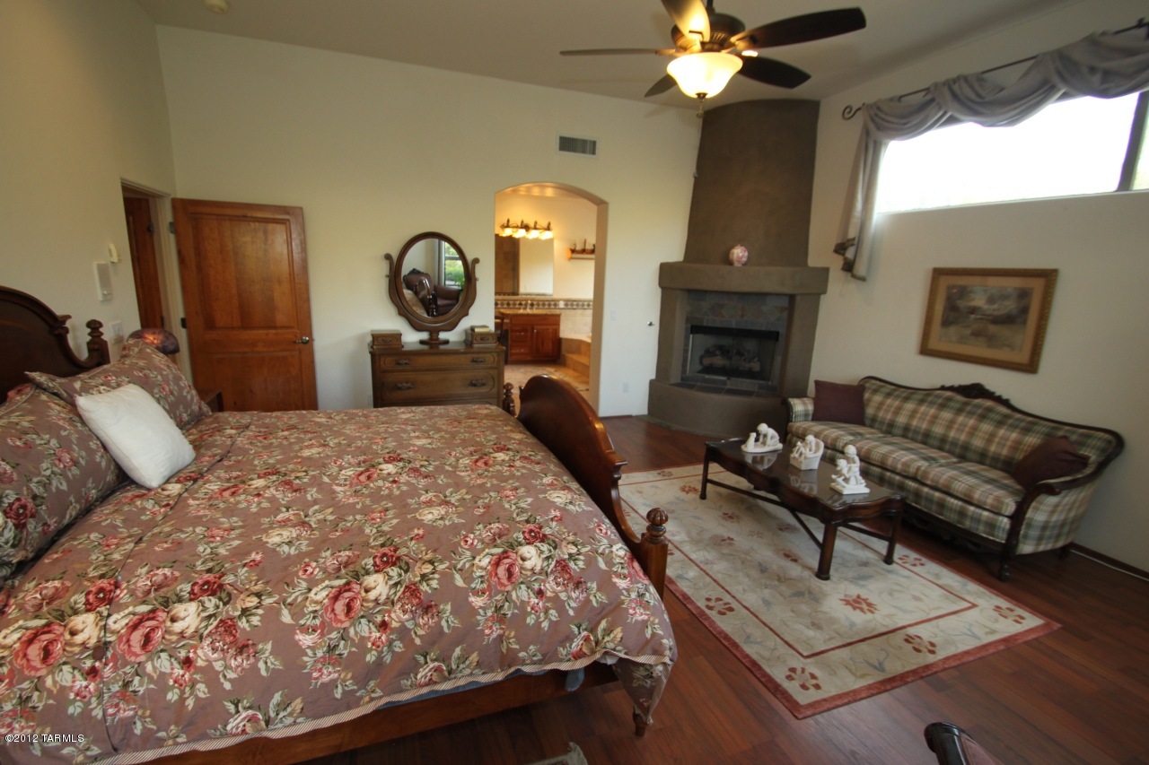 2405 E Long Shadow Place