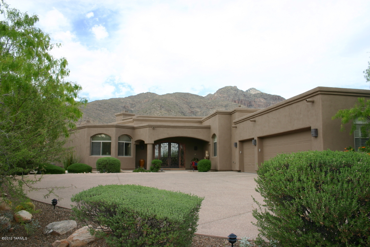 2405 E Long Shadow Place